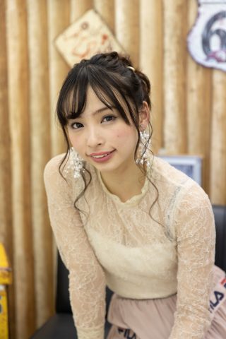 鶴巻星奈さん画像