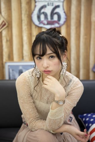 鶴巻星奈さん画像